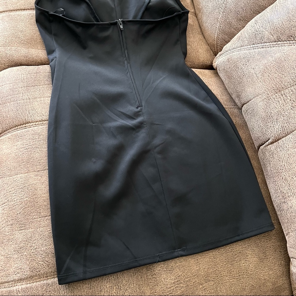 Fredrick’s of Hollywood Backless Ruffle Collar LBD - Picture 4 of 8